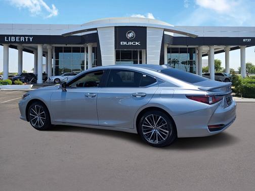 2023 Lexus ES 300h Base