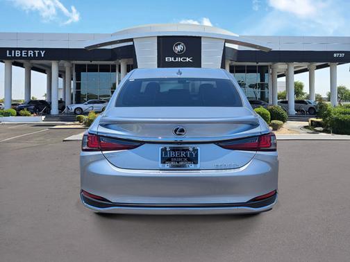 2023 Lexus ES 300h Base