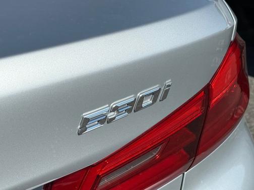 2019 BMW 530 i