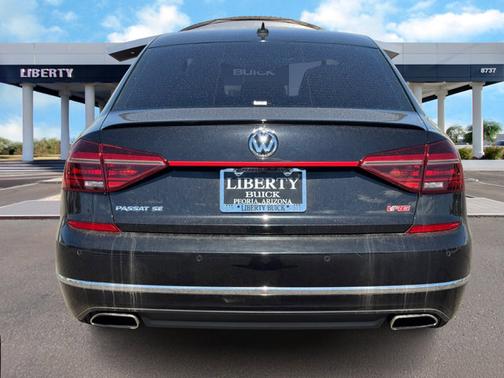 2017 Volkswagen Passat V6 SE w/Technology