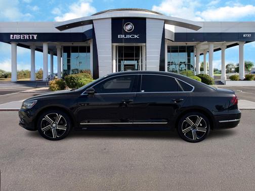 2017 Volkswagen Passat V6 SE w/Technology