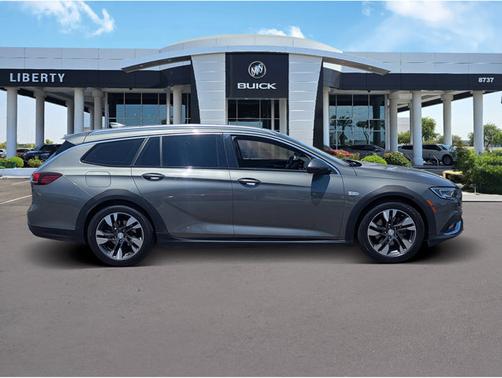 2018 Buick Regal TourX Essence