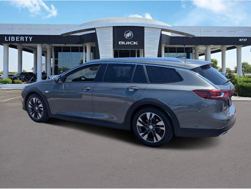 2018 Buick Regal TourX Essence
