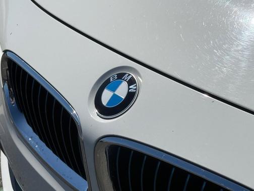 Alpine White 2017 BMW 330e iPerformance