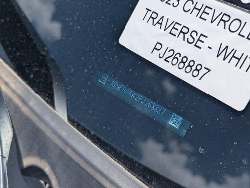 2023 Chevrolet Traverse LT Cloth