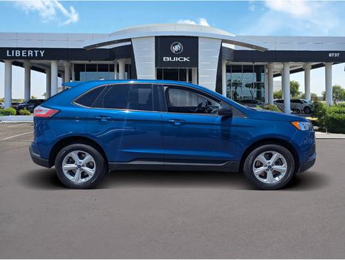 2022 Ford Edge SE
