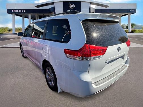 2014 Toyota Sienna LE