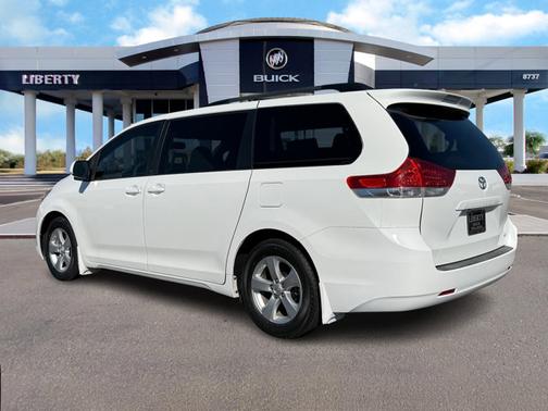 2014 Toyota Sienna LE