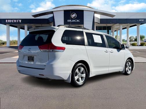 2014 Toyota Sienna LE