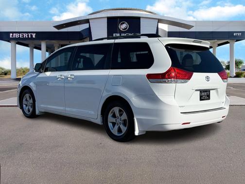 2014 Toyota Sienna LE