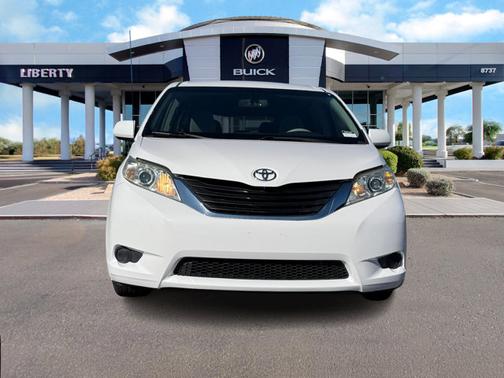 2014 Toyota Sienna LE