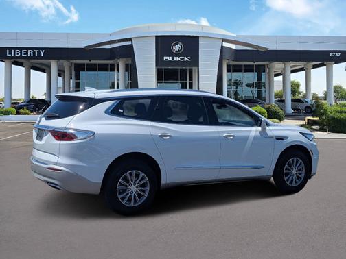 2022 Buick Enclave Essence