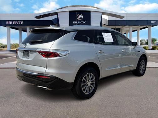 2022 Buick Enclave Essence