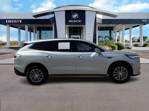 2022 Buick Enclave Essence