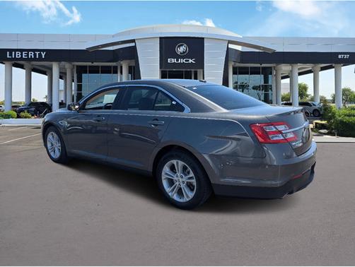 2016 Ford Taurus SE