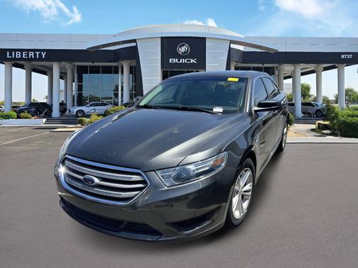 2016 Ford Taurus SE