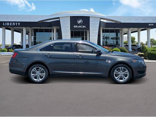 2016 Ford Taurus SE