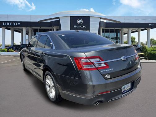 2016 Ford Taurus SE