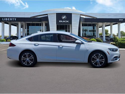 2018 Buick Regal Sportback Essence