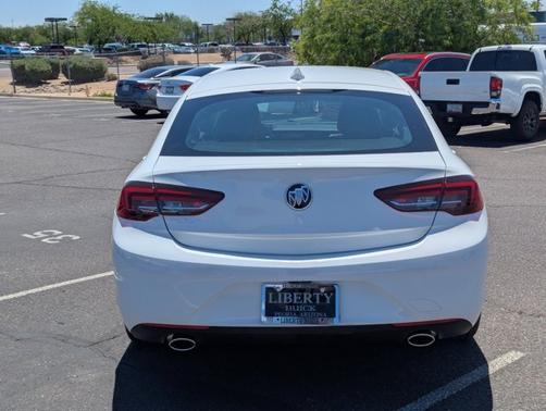 2018 Buick Regal Sportback Essence