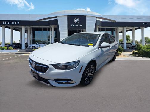 2018 Buick Regal Sportback Essence