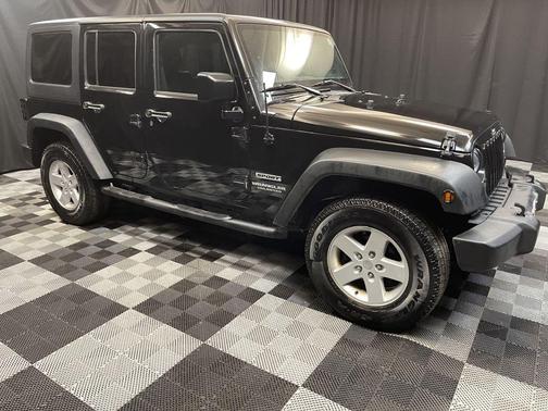 Photo 4 of 21 of 2017 Jeep Wrangler Unlimited Sport