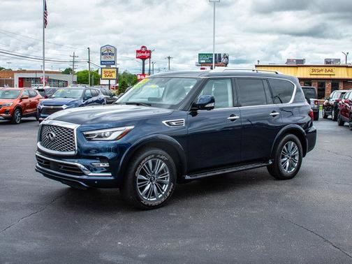 2022 INFINITI QX80 Luxe