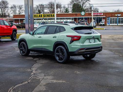 Cacti Green 2026 Chevrolet Trax FWD ACTIV