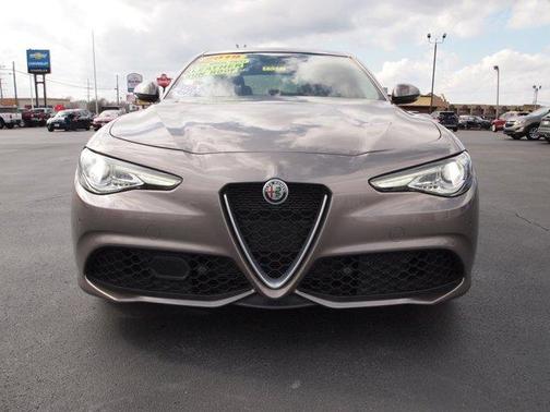 Photo 2 of 27 of 2019 Alfa Romeo Giulia Ti