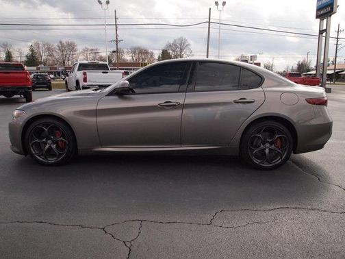 Photo 4 of 27 of 2019 Alfa Romeo Giulia Ti