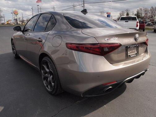 Photo 5 of 27 of 2019 Alfa Romeo Giulia Ti