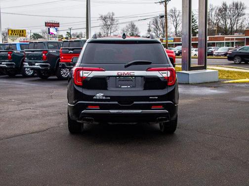 2022 GMC Acadia Denali