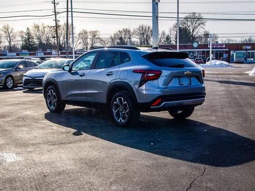 2025 Chevrolet Trax LT