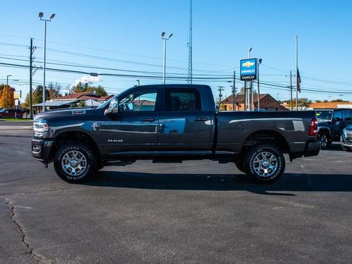 2024 RAM 2500 Laramie Crew Cab 4x4 6'4' Box