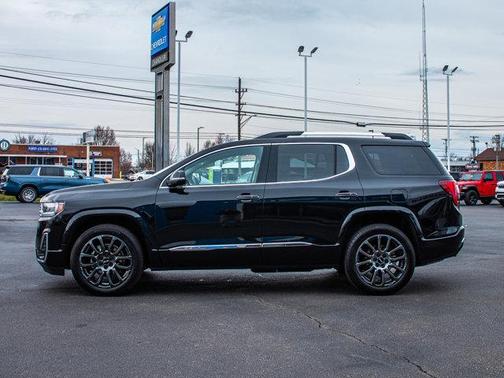 2022 GMC Acadia Denali