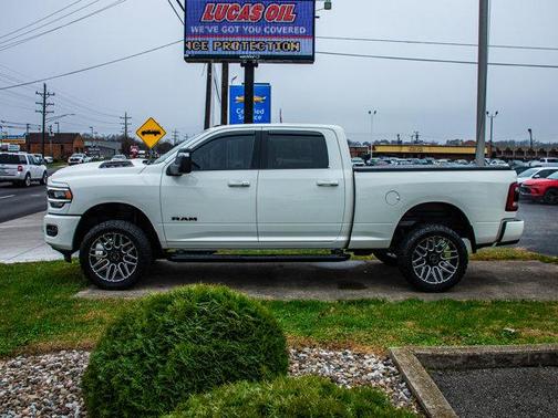 2024 RAM 2500 Laramie Crew Cab 4x4 6'4' Box