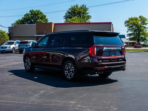 2023 GMC Yukon XL 4WD AT4