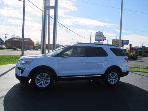 Photo 5 of 32 of 2018 Ford Explorer XLT