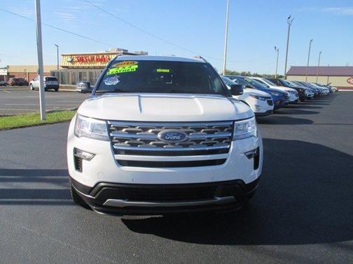 Photo 3 of 32 of 2018 Ford Explorer XLT