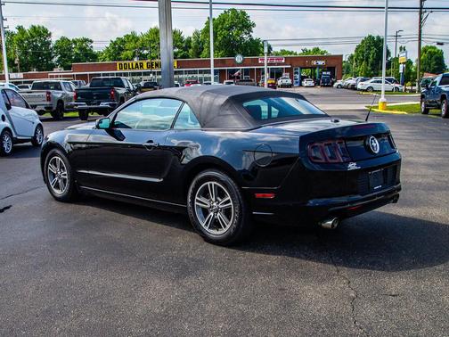 Black 2013 Ford Mustang V6 Premium
