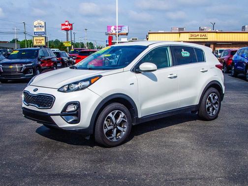 Snow White Pearl 2022 Kia Sportage LX