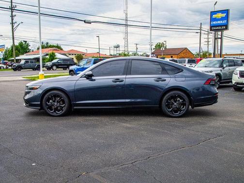 Meteorite Gray Metallic 2025 Honda Accord SE
