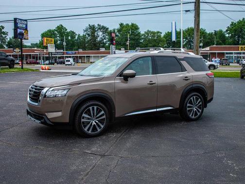 2023 Nissan Pathfinder Platinum 4WD
