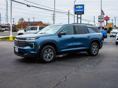 2024 Chevrolet Traverse LT