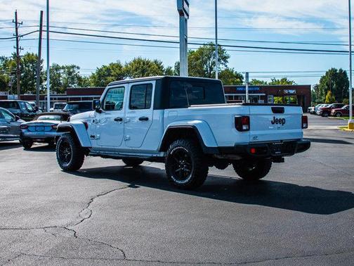 2022 Jeep Gladiator Sport S