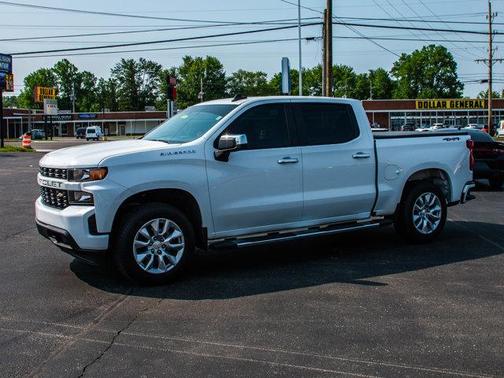 2022 Chevrolet Silverado 1500 Custom