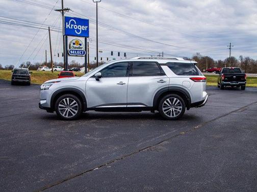 2022 Nissan Pathfinder Platinum 4WD