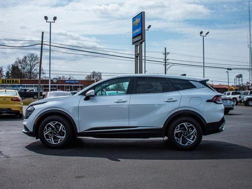 2024 Kia Sportage LX