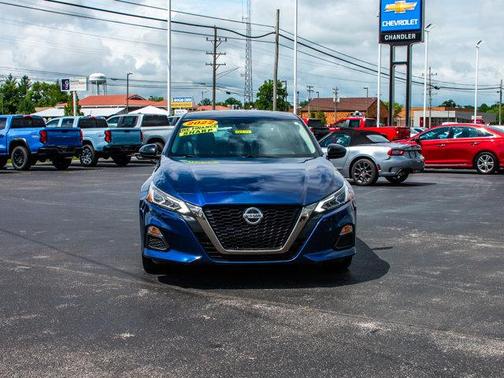 2022 Nissan Altima SR FWD