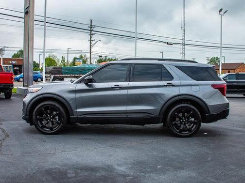 2023 Ford Explorer ST-Line
